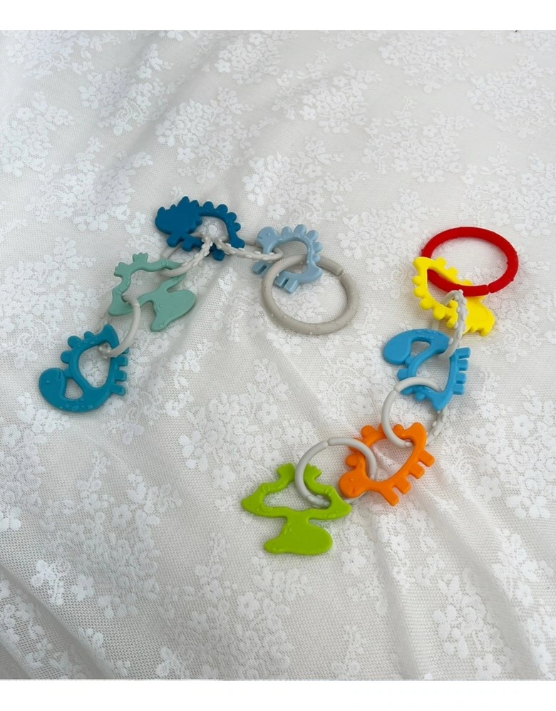 Silicone connection ring teether set: combination tiling: presenting accessories in a circular arrangement