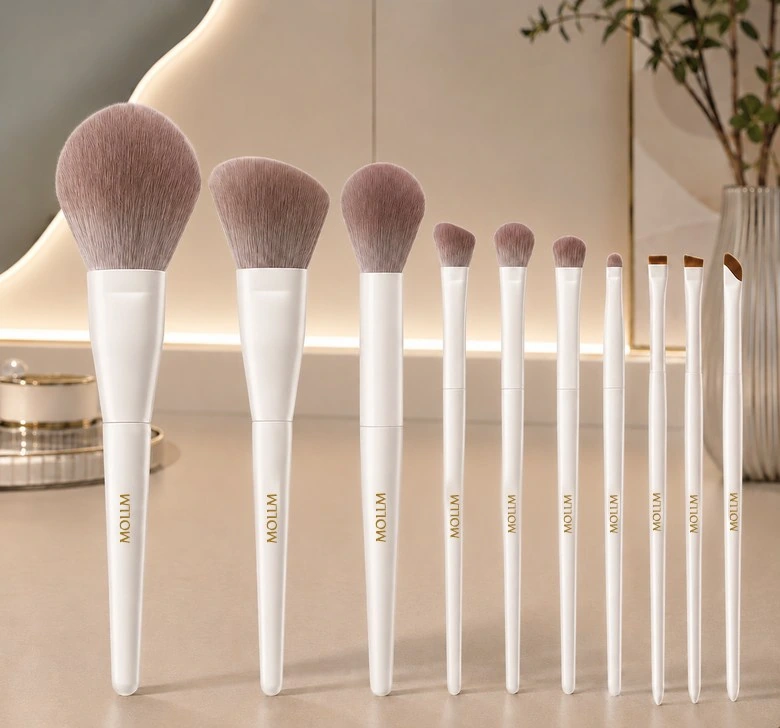 MOLLM Ten Makeup Brushes: Complete Set: Use Arrangement to Emphasize the Consistency of the Series