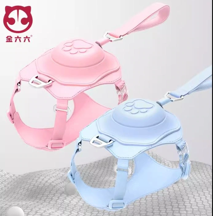 Integrated pet harness leash: two color combinations Overview: Preserve outlines with misaligned display